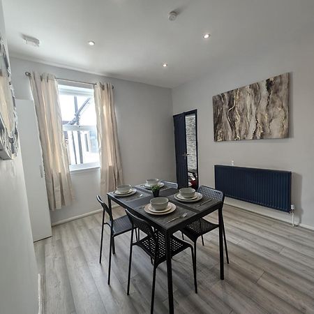 3Bed 2Bath House - Free Parking - Close To Everton & Liverpool Fc- Managed By Chique Properties Ltd Exterior photo