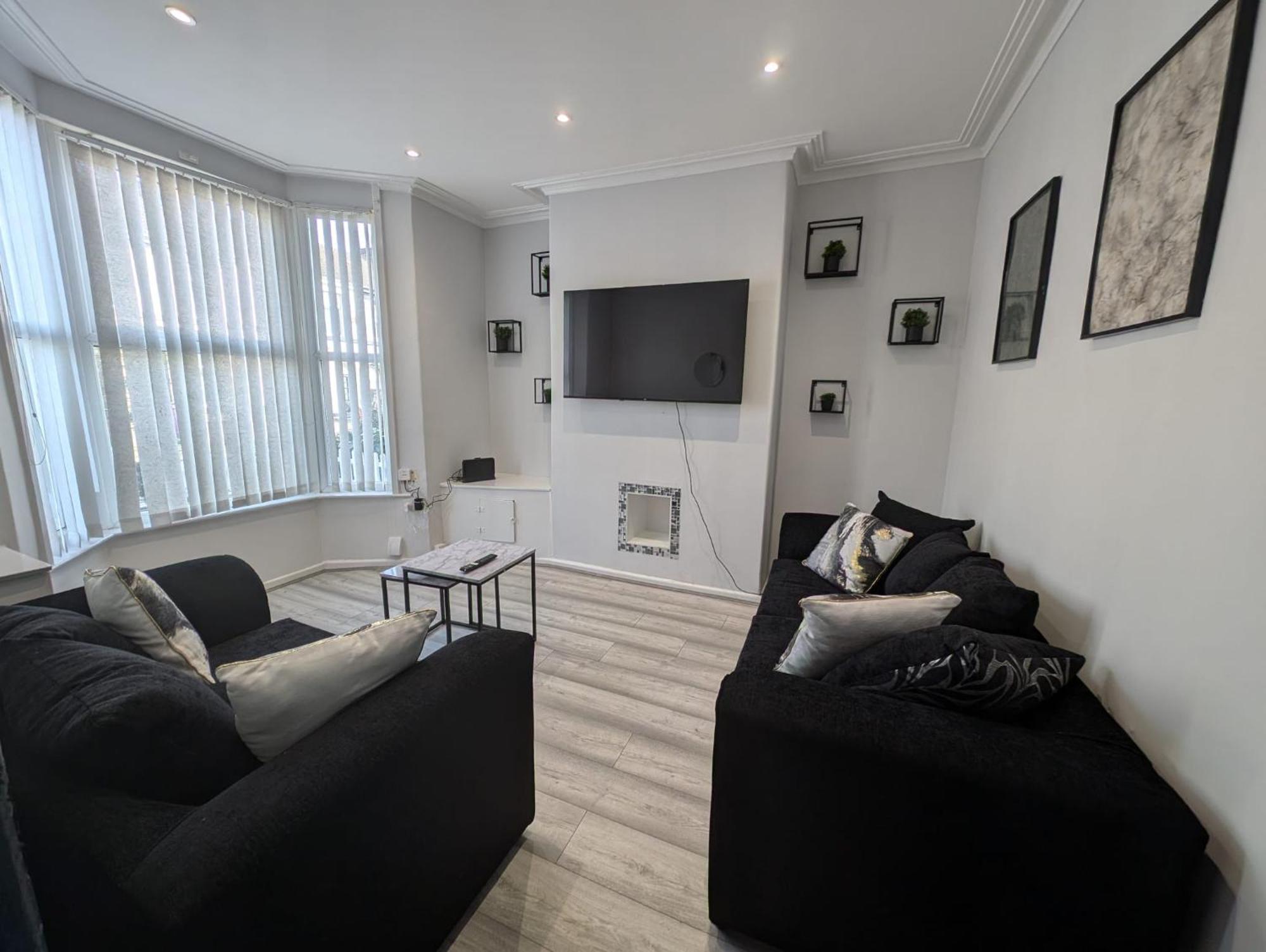 3Bed 2Bath House - Free Parking - Close To Everton & Liverpool Fc- Managed By Chique Properties Ltd Exterior photo